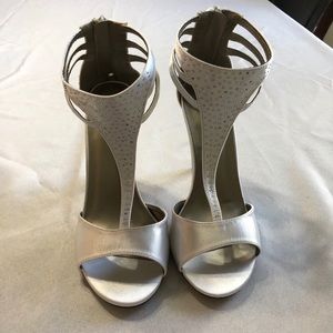 Michael Antonio Ivory Satin Pumps Size 7.5